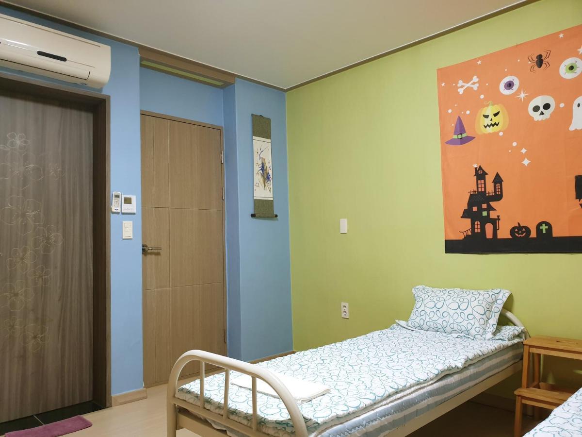 Chowoo Guesthouse คยองจู ภายนอก รูปภาพ