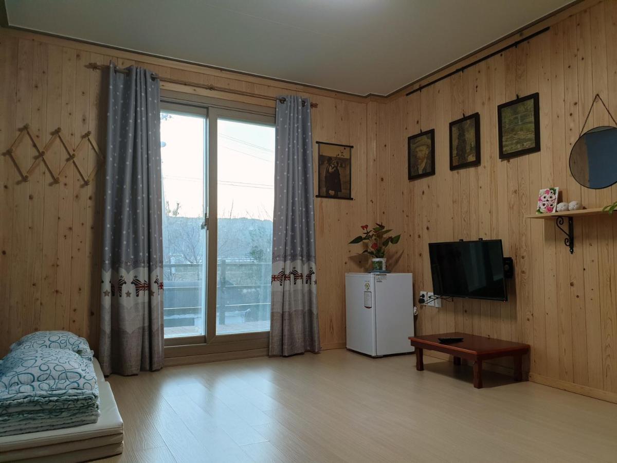 Chowoo Guesthouse คยองจู ภายนอก รูปภาพ